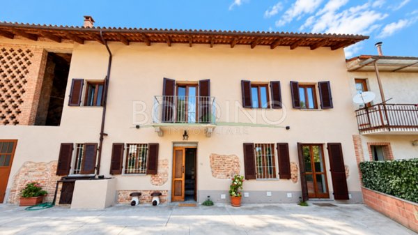 casa indipendente in vendita a Govone in zona San Pietro