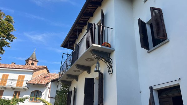 casa indipendente in vendita a Govone in zona Craviano