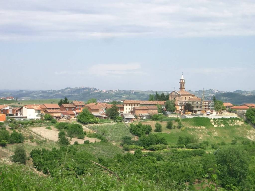 terreno in vendita a Govone in zona San Pietro