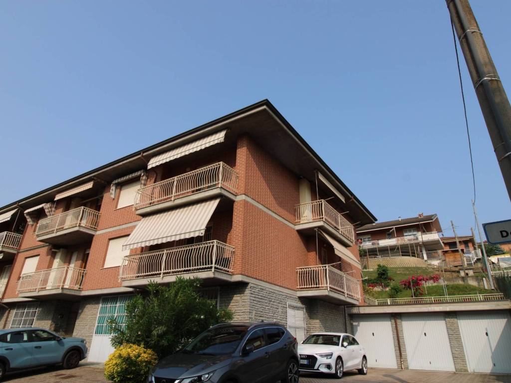 appartamento in vendita a Grinzane Cavour in zona Gallo