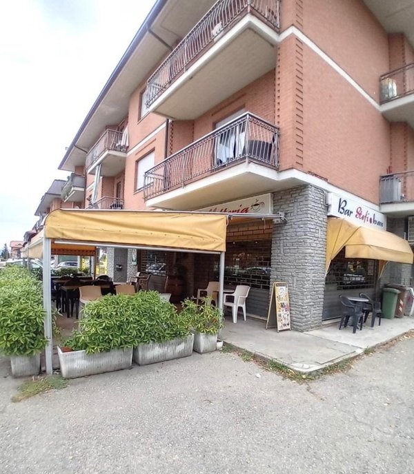 negozio in vendita a Grinzane Cavour in zona Gallo