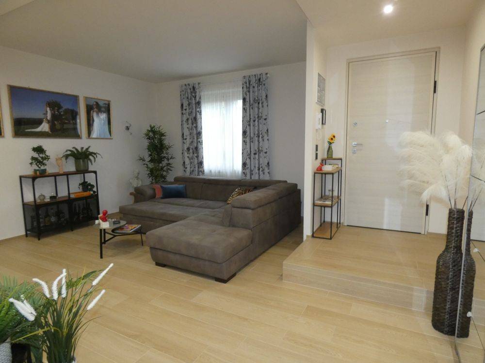 casa indipendente in vendita a Grinzane Cavour in zona Gallo