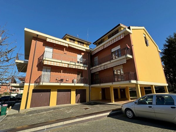 appartamento in vendita a Grinzane Cavour in zona Gallo