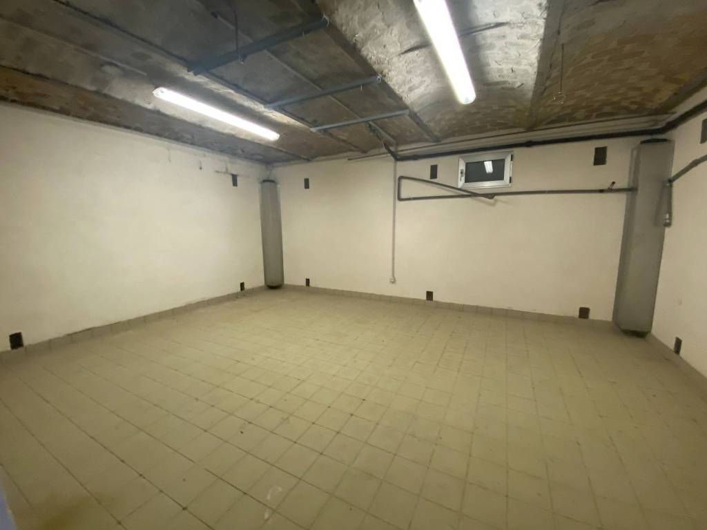 locale commerciale in vendita a Guarene
