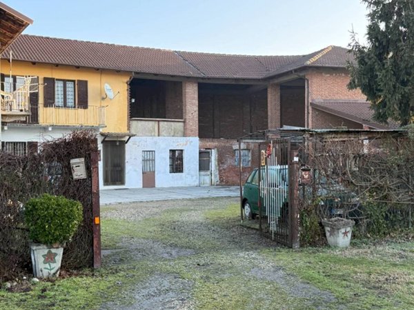 casale in vendita a Guarene