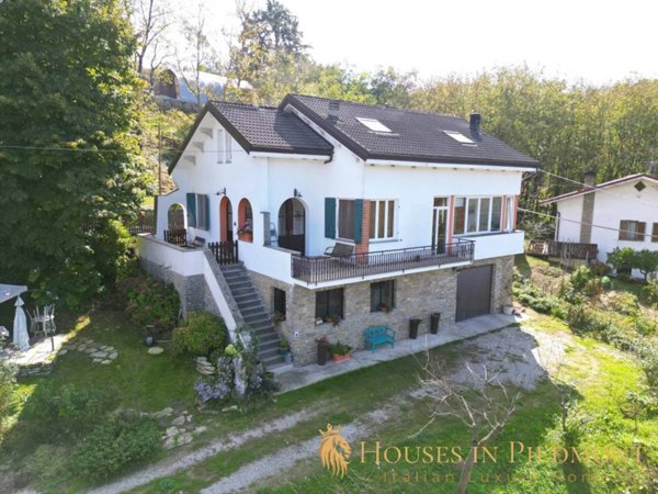 casa indipendente in vendita ad Igliano in zona Langa