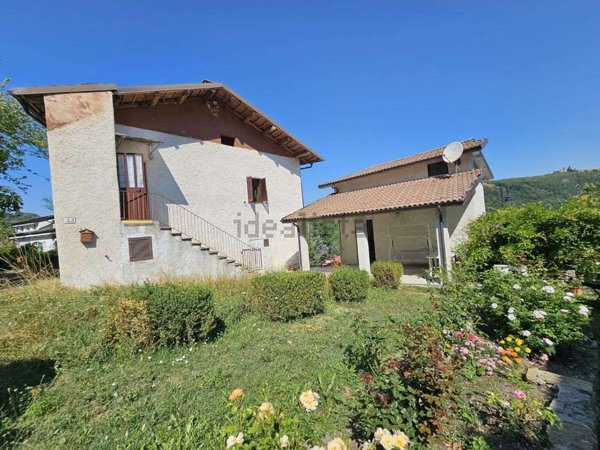 casa indipendente in vendita ad Igliano in zona Langa