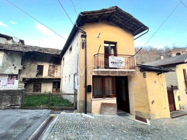 casa indipendente in vendita ad Isasca