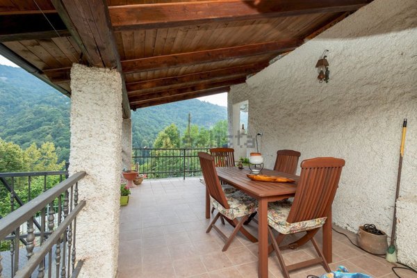 casa indipendente in vendita ad Isasca