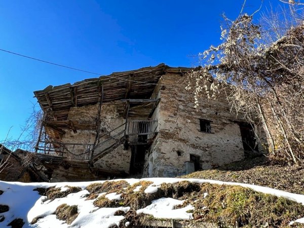 casale in vendita ad Isasca