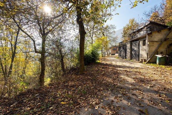 casa indipendente in vendita ad Isasca