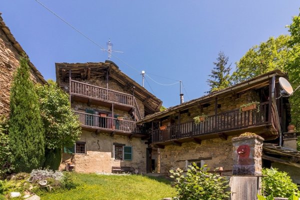 casa indipendente in vendita ad Isasca