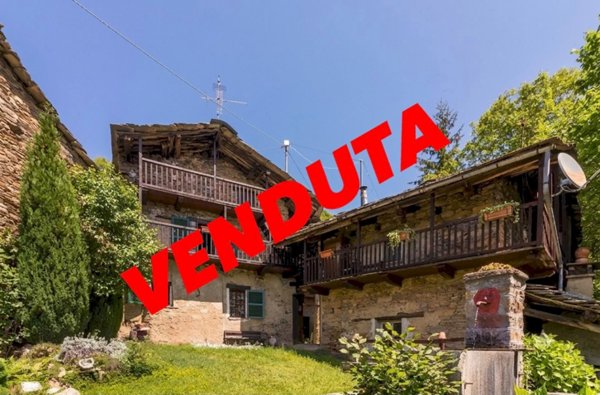 baita in vendita ad Isasca