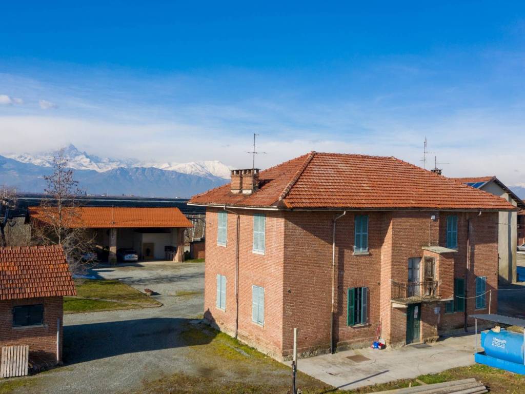 casa indipendente in vendita a Lagnasco