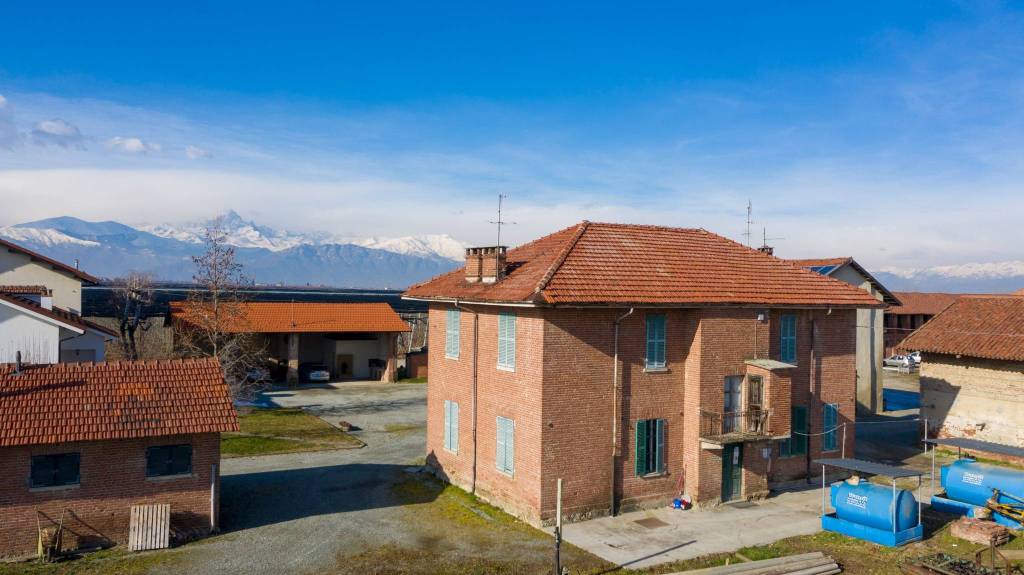 casa indipendente in vendita a Lagnasco