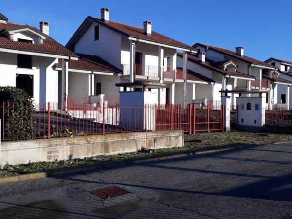 casa indipendente in vendita a Lagnasco