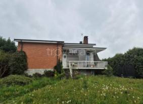casa indipendente in vendita a Lagnasco