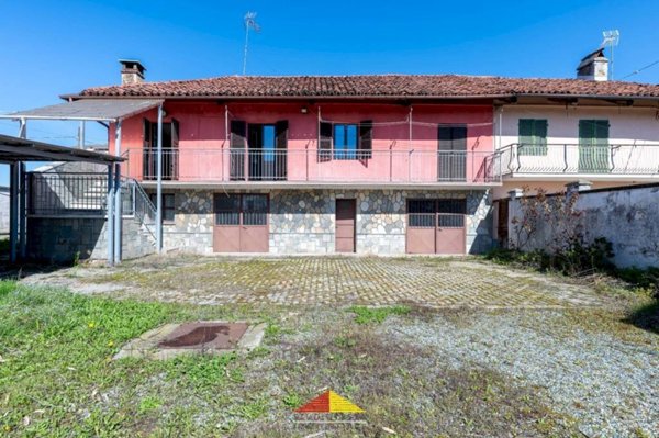 casale in vendita a Lagnasco
