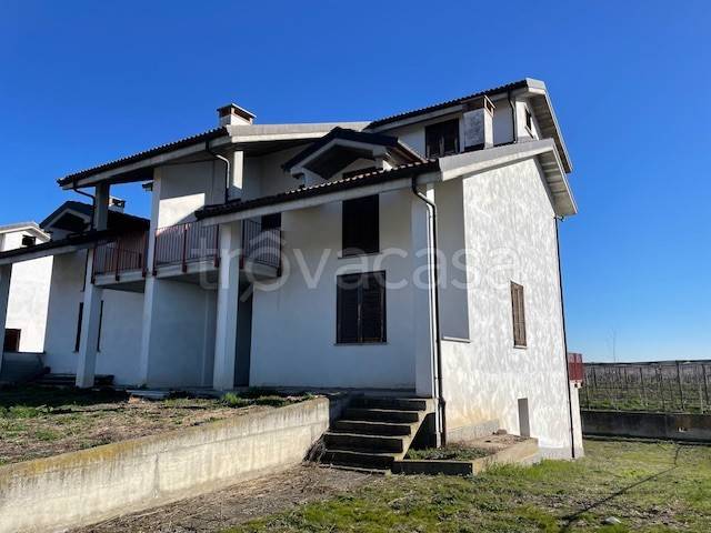 casa indipendente in vendita a Lagnasco