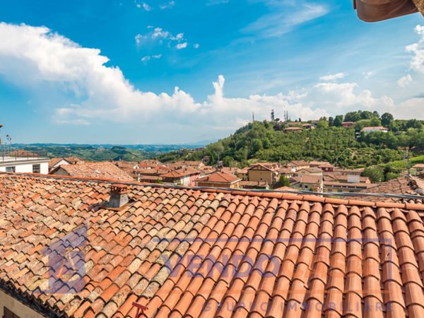 casa indipendente in vendita a La Morra