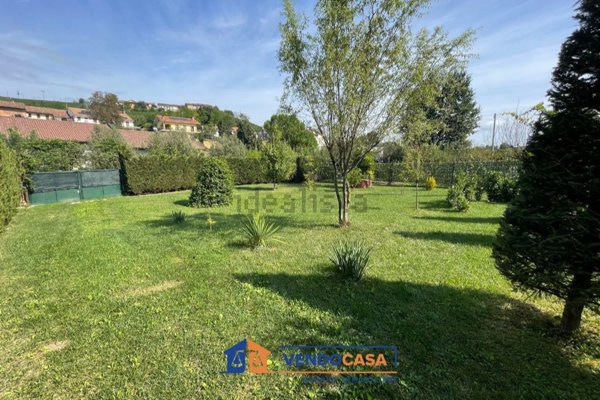 ufficio in vendita a La Morra