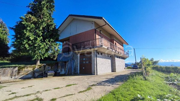 casa indipendente in vendita a La Morra
