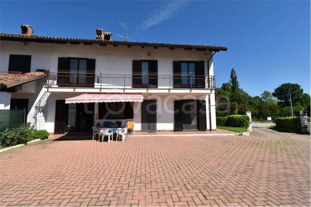 casa indipendente in vendita a La Morra in zona Santa Maria