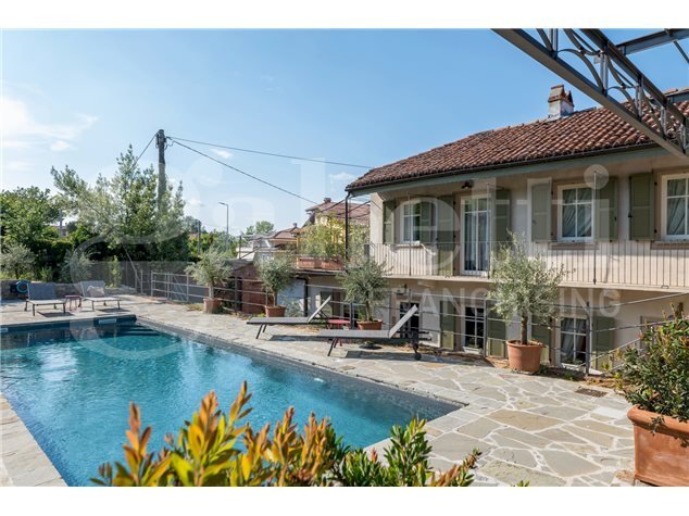 casa indipendente in vendita a La Morra