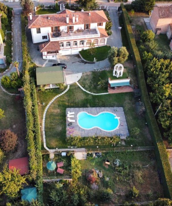 casa indipendente in vendita a La Morra