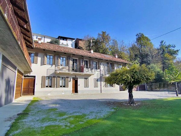 casa indipendente in vendita a La Morra