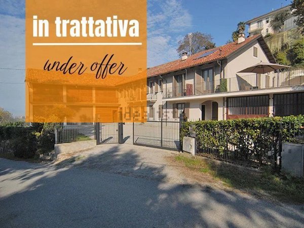 casale in vendita a La Morra