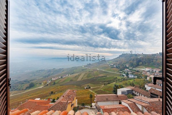casa semindipendente in vendita a La Morra