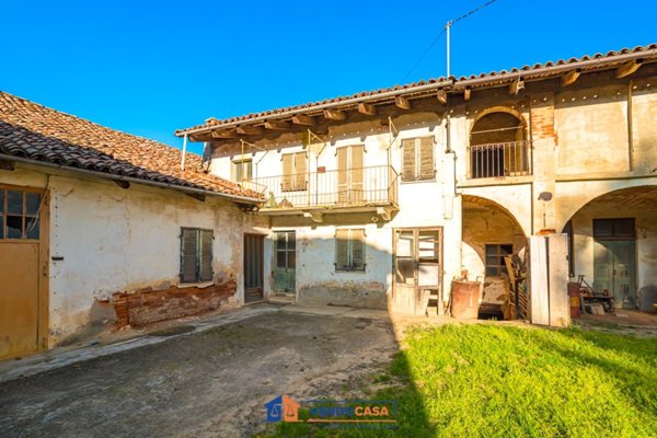 ufficio in vendita a La Morra in zona Berri