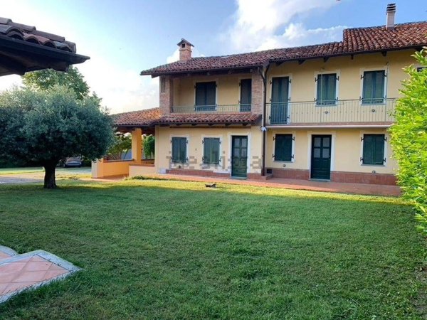 casa indipendente in vendita a La Morra