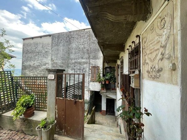 casa indipendente in vendita a La Morra