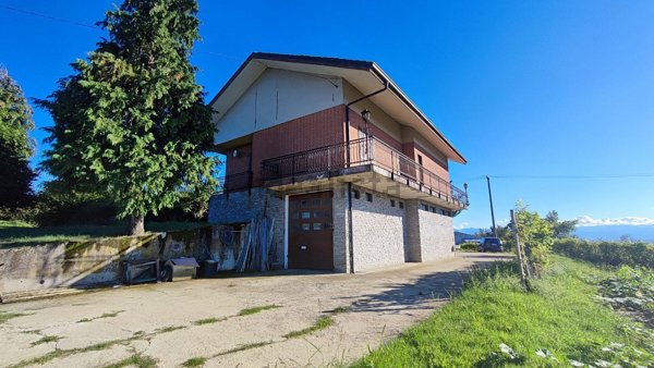 casa indipendente in vendita a La Morra