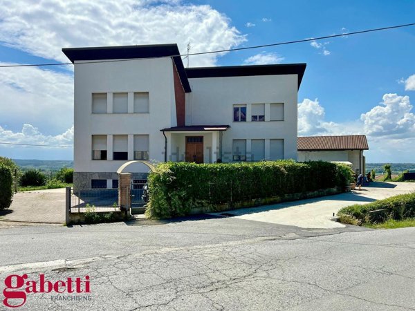 casa indipendente in vendita a La Morra in zona Rivalta