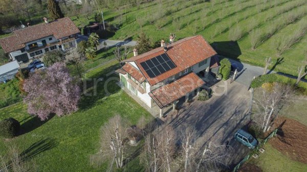 casa indipendente in vendita a La Morra
