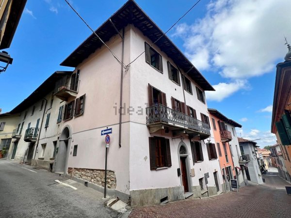 casa indipendente in vendita a La Morra