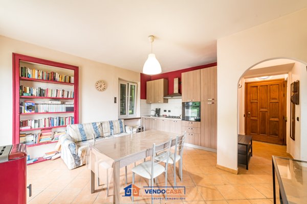casa indipendente in vendita a La Morra in zona Rivalta