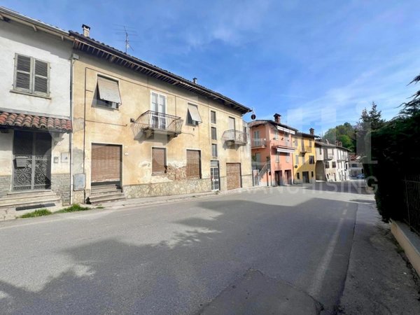 casa indipendente in vendita a La Morra