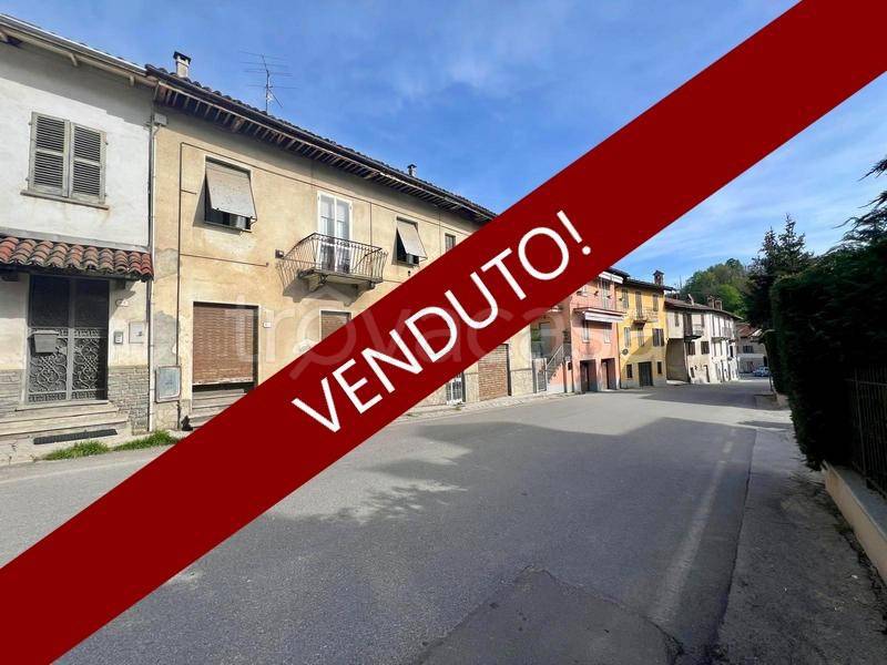 casa indipendente in vendita a La Morra