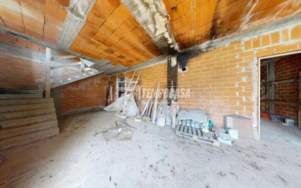 casa indipendente in vendita a La Morra