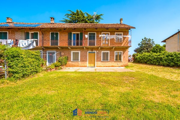 casa indipendente in vendita a La Morra