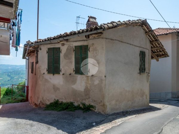 casa indipendente in vendita a La Morra