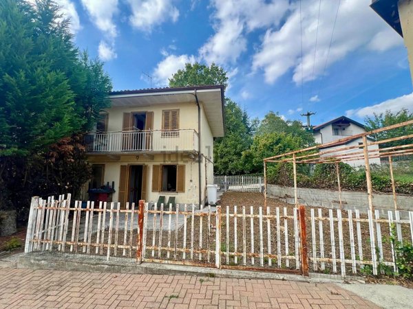casa indipendente in vendita a La Morra