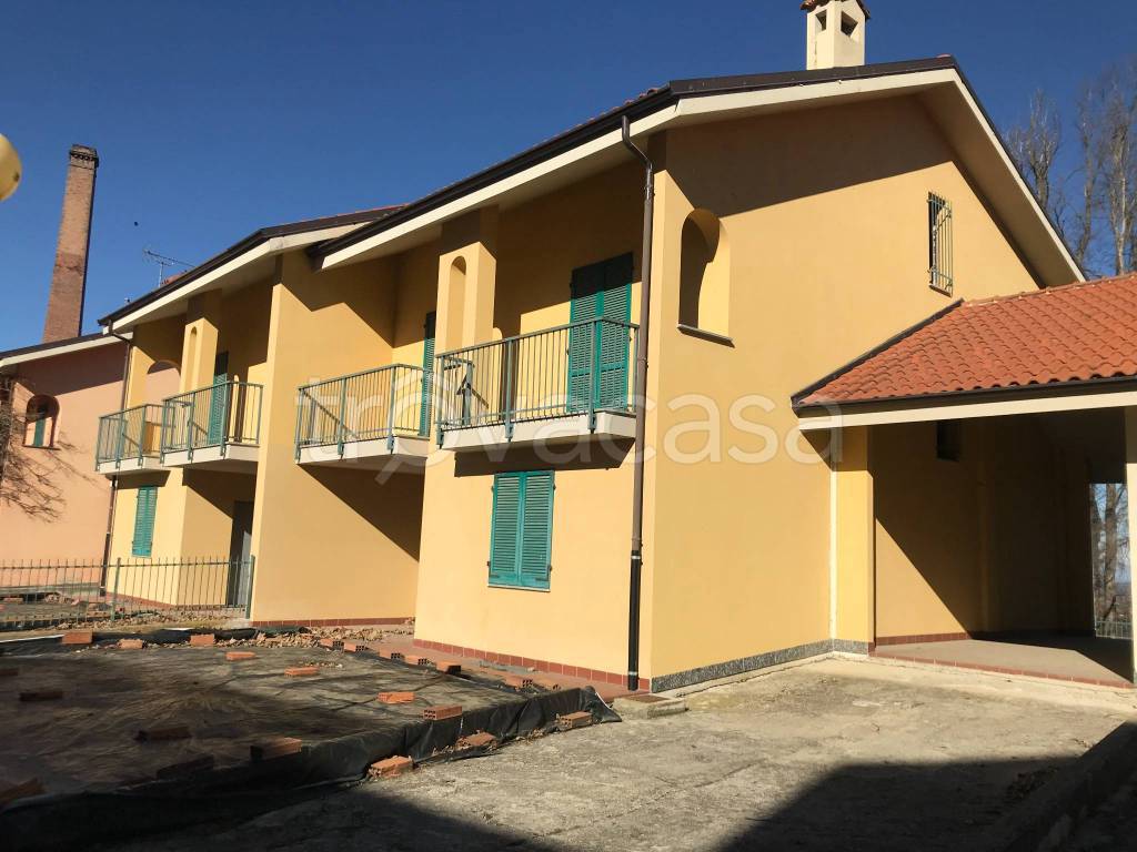 casa indipendente in vendita a La Morra