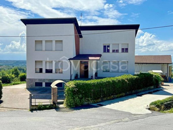 casa indipendente in vendita a La Morra in zona Rivalta