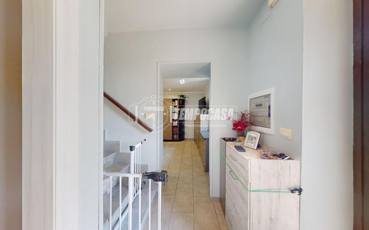 casa indipendente in vendita a La Morra