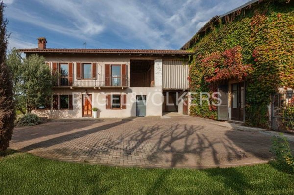 casa indipendente in vendita a La Morra in zona Berri